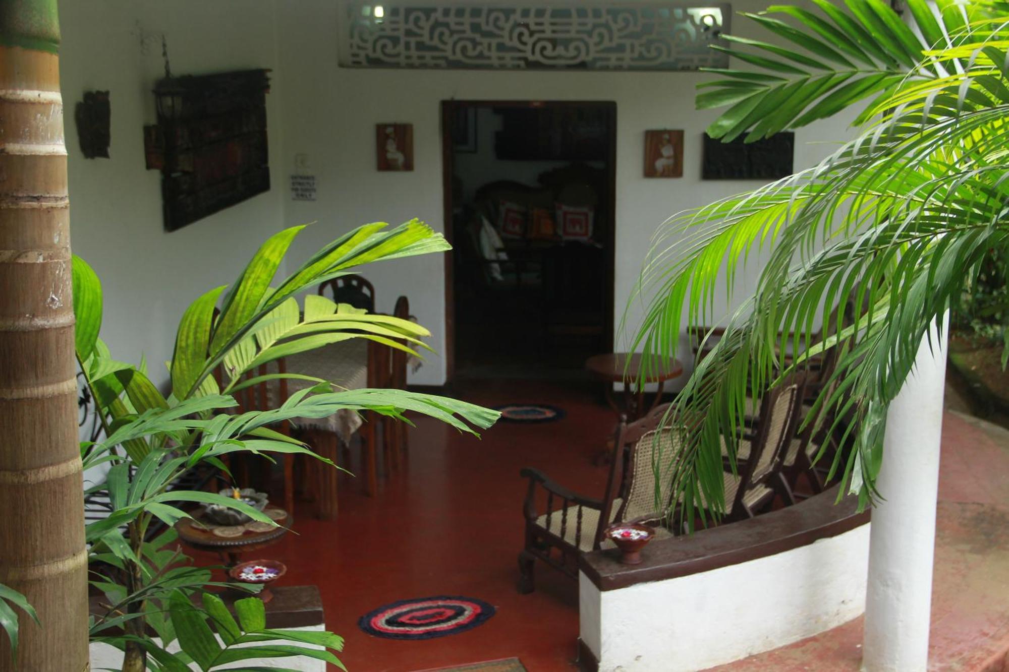 Traditional Kandyan House Bilik gambar